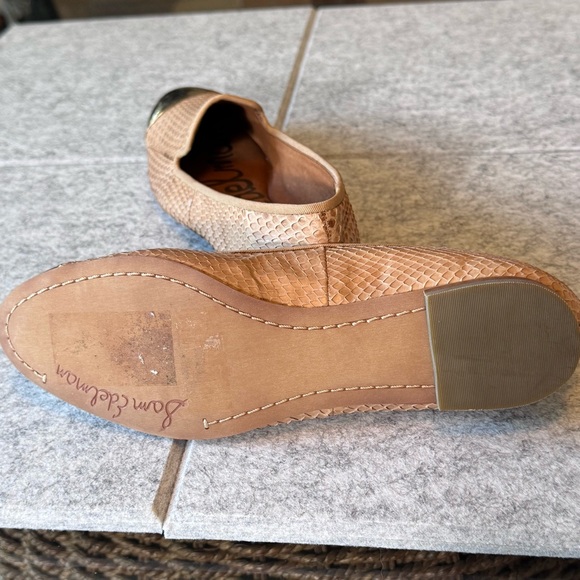 Sam Edelman Genuine Leather Elegant Tan Loafers with Gold Accents - Picture 7 of 7